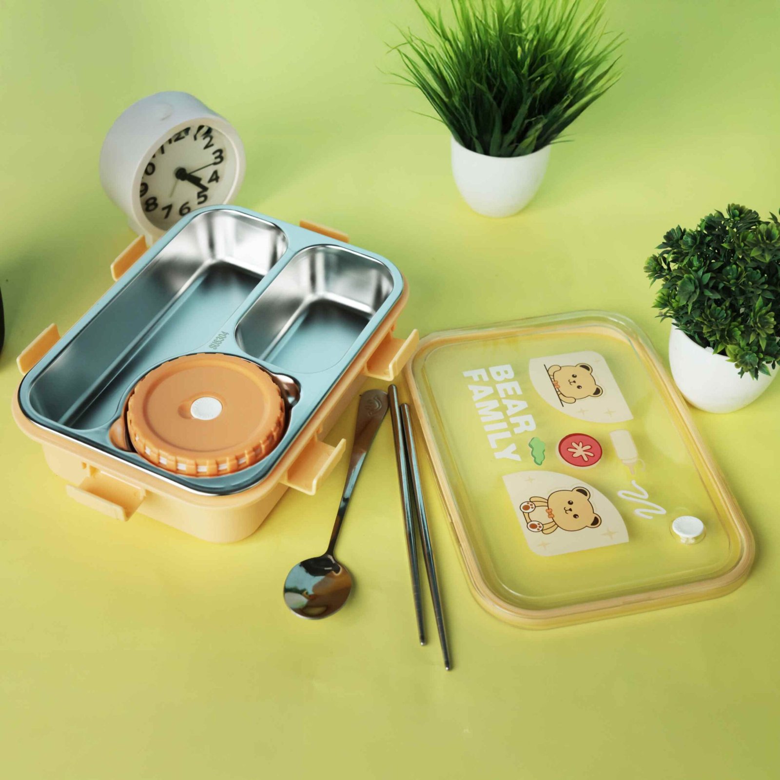 -OC-E1Hjpab_jkqM34-t 3 Compartment Medium Lunch Box - Image 1
